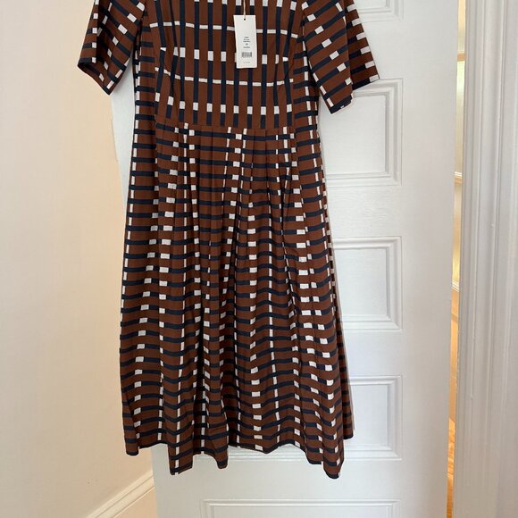 BNWT Toast clothing Odin brown and Navy patterned dress Size UK 8 /Small - Picture 2 of 3